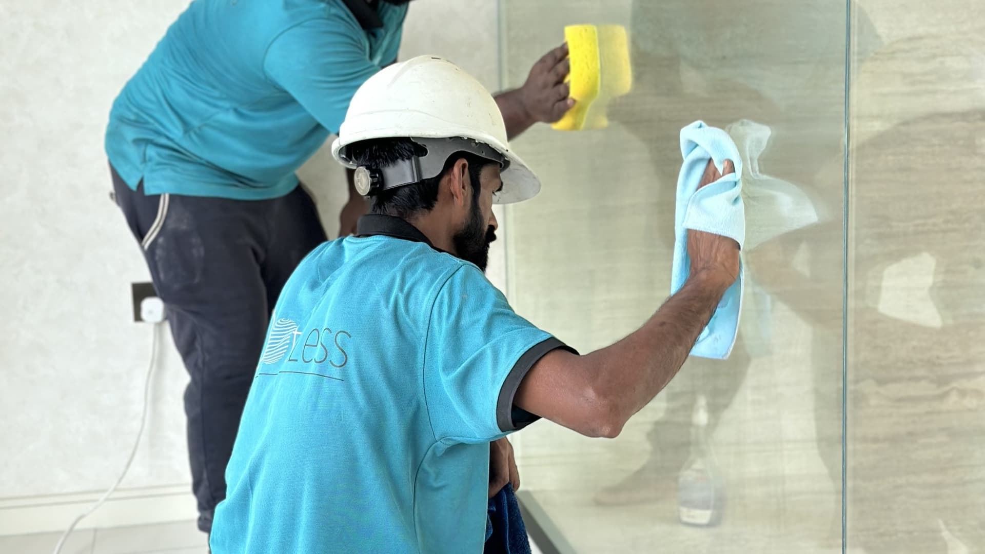 Professional Glass Cleaning Services in Dubai